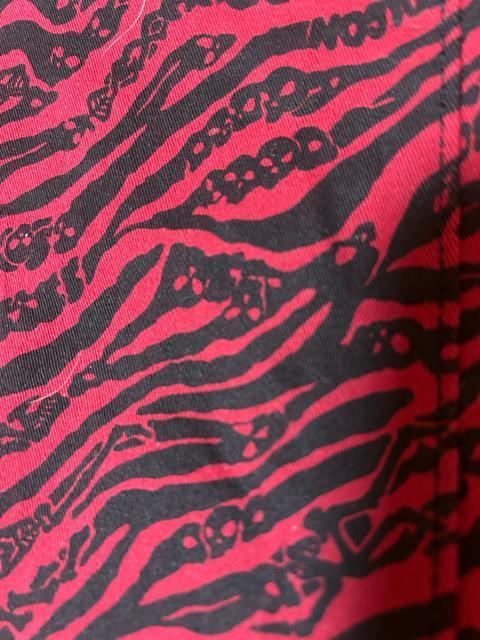 ALGONQUINS ベルトポイント装飾 ゼブラ風スカル柄 スキニーパンツ パンク 新品未使用 < ブランド ALGONQUINS ベルトポイント装飾 ゼブラ風スカル柄 スキニーパンツ パンク 新品未使用 < ブランドの