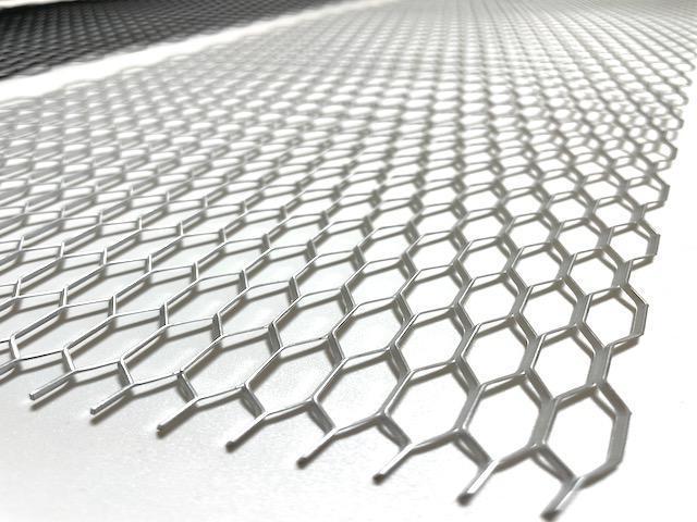 汎用アルミ網メッシュネット ブラックorシルバー 122.5×20cm < 自動車/バイク 汎用アルミ網メッシュネット ブラックorシルバー 122.5×20cm < 自動車/バイク