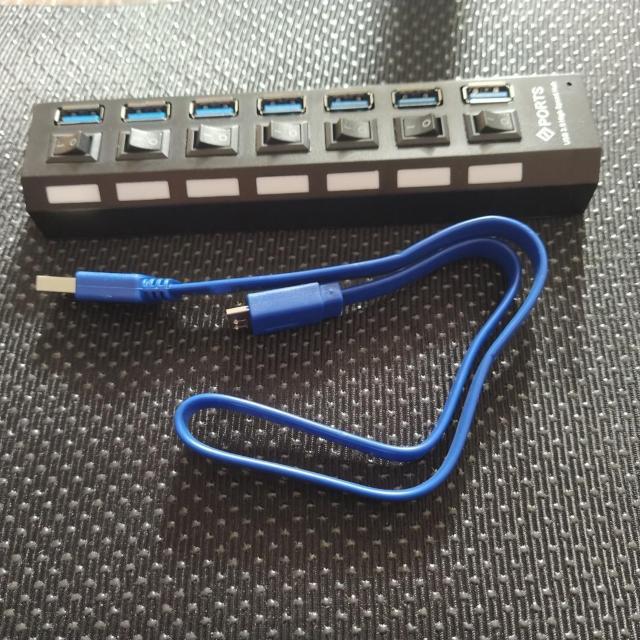 �y�����i���zUSB�n�u �|�[�g7�@�X�C�b�`ON/OFF�@�\���� �� �Ɠd/AV�� 