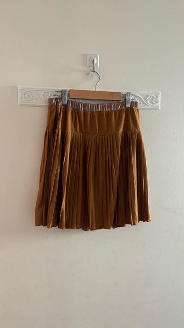 アースミュージック&エコロジー プリーツスカート ミニスカート ウエストゴム キャメル < ブランド アースミュージック&エコロジー プリーツスカート ミニスカート ウエストゴム キャメル < ブランドの