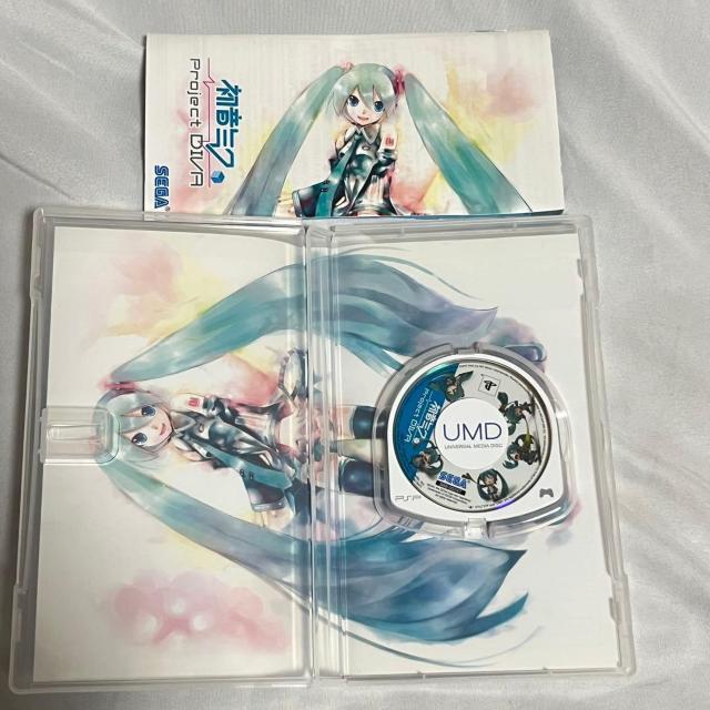 送料込み PSPソフト 初音ミク Project DIVA @ プロジェクト ディーヴァ < ゲーム本体/ソフト 送料込み PSPソフト 初音ミク Project DIVA @ プロジェクト ディーヴァ < ゲーム本体/ソフトの