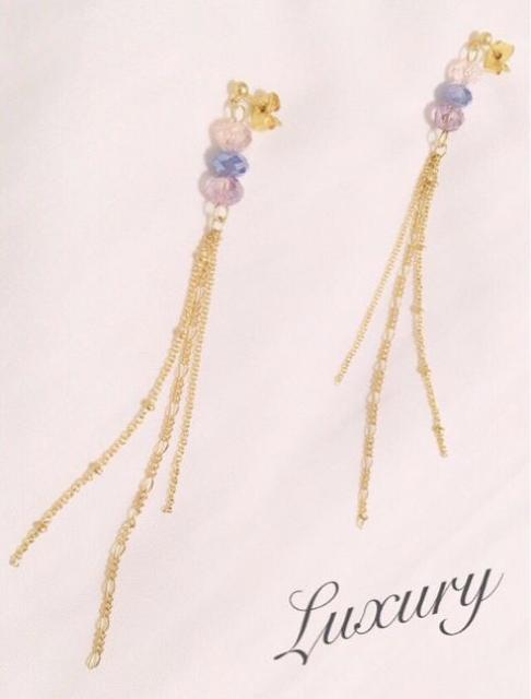 揺れるロングピアス【新品】3連チェーンクリアビジューピアス < 女性アクセサリー/時計 揺れるロングピアス【新品】3連チェーンクリアビジューピアス < 女性アクセサリー/時計の