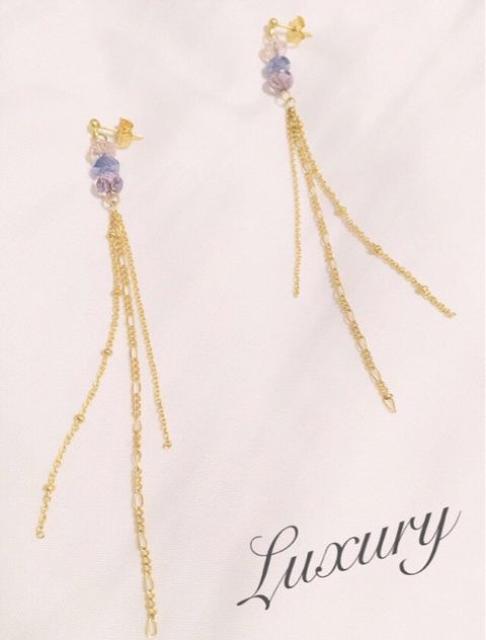 揺れるロングピアス【新品】3連チェーンクリアビジューピアス < 女性アクセサリー/時計 揺れるロングピアス【新品】3連チェーンクリアビジューピアス < 女性アクセサリー/時計の