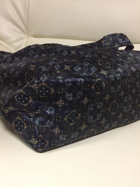 388.新品☆幾何学柄大型トートバッグ < 女性ファッション  388.新品☆幾何学柄大型トートバッグ < 女性ファッションの