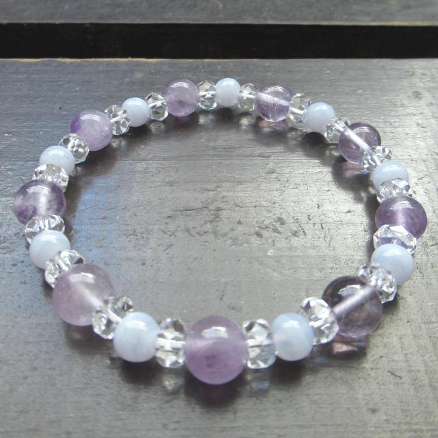 ラベンダーアメジストxブルーレースブレスレット 天然石 パワーストーン < 女性アクセサリー/時計 ラベンダーアメジストxブルーレースブレスレット 天然石 パワーストーン < 女性アクセサリー/時計の