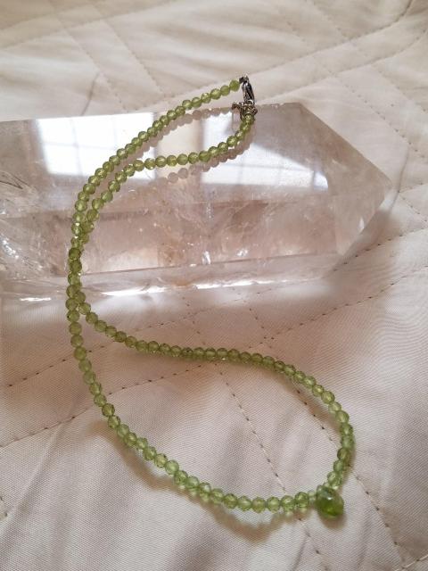 Hand Made ペリドットネックレス 綺麗な若草色 < 女性アクセサリー/時計  Hand Made ペリドットネックレス 綺麗な若草色 < 女性アクセサリー/時計の