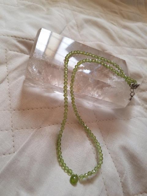 Hand Made ペリドットネックレス 綺麗な若草色 < 女性アクセサリー/時計  Hand Made ペリドットネックレス 綺麗な若草色 < 女性アクセサリー/時計の