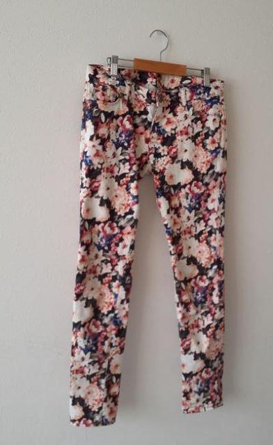 AZUL BY MOUSSY アズールバイマウジー◆花柄 ストレート パンツ◆Lサイズ < ブランド  AZUL BY MOUSSY アズールバイマウジー◆花柄 ストレート パンツ◆Lサイズ  < ブランドの