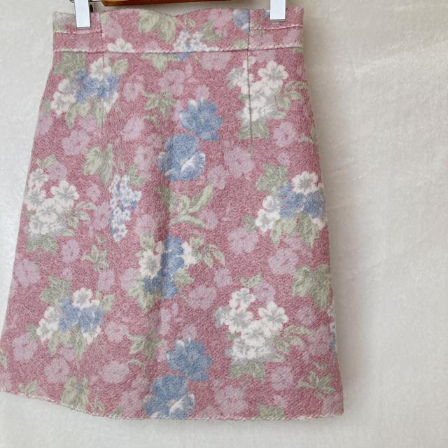 MAJESTIC LEGON 花柄 Aライン タイト 膝丈 スカート M N2m < ブランド  MAJESTIC LEGON 花柄 Aライン タイト 膝丈 スカート M N2m < ブランドの