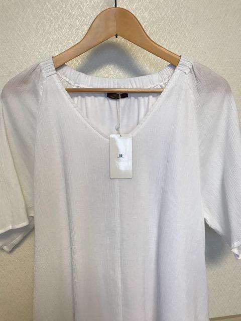 URBAN RESEARCH 未使用タグ付き Vワンピース 白 < ブランド  URBAN RESEARCH 未使用タグ付き Vワンピース 白 < ブランドの