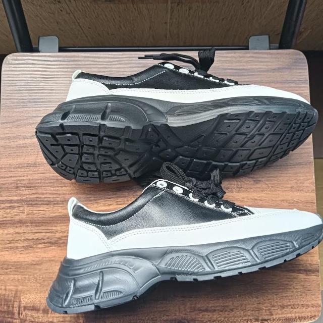 新品 23.5cm レディース スニーカー ブラック シューズ 靴 身長アップ < 女性ファッション  新品 23.5cm レディース スニーカー ブラック シューズ 靴 身長アップ < 女性ファッションの