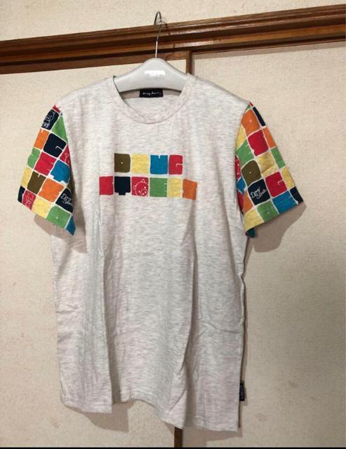 drug store's ドラッグストアーズ 前や袖にロゴやブタさん顔 Tシャツ < ブランド  drug store's ドラッグストアーズ 前や袖にロゴやブタさん顔 Tシャツ < ブランドの
