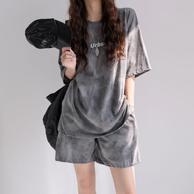 定価5,478円【新品未使用】タイダイ柄 ロゴTシャツ&短パン 2点セット●M グレー●韓国ファッション●セットアップ < 女性ファッション  定価5,478円【新品未使用】タイダイ柄 ロゴTシャツ&短パン 2点セット●M グレー●韓国ファッション●セットアップ < 女性ファッションの