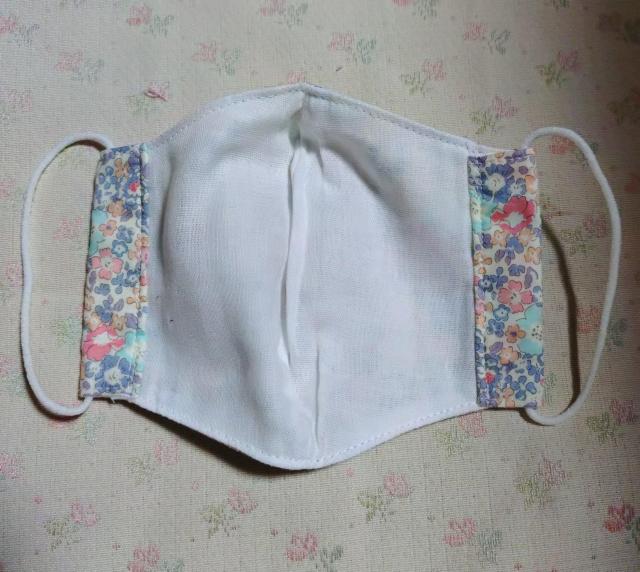 【送料無料】ハンドメイド 大人用マスク 小さめ リバティ柄 < 女性ファッション 【送料無料】ハンドメイド 大人用マスク 小さめ リバティ柄 < 女性ファッションの