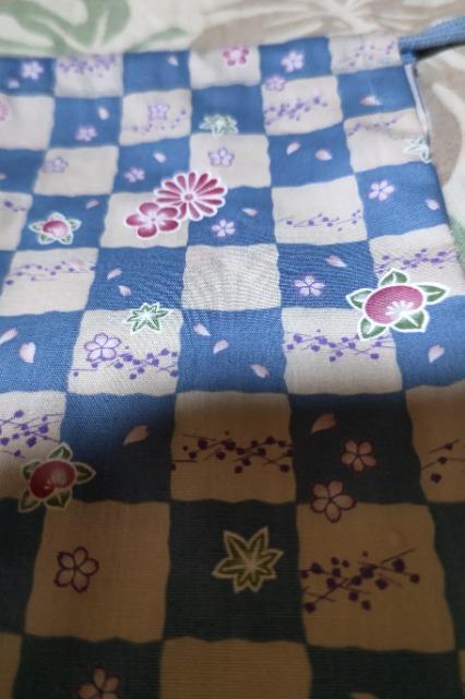 ★処分品★新柄=白水色市松模様×花柄ナナメ掛巾着袋 < キッズ/ベビー  ★処分品★新柄=白水色市松模様×花柄ナナメ掛巾着袋 < キッズ/ベビーの