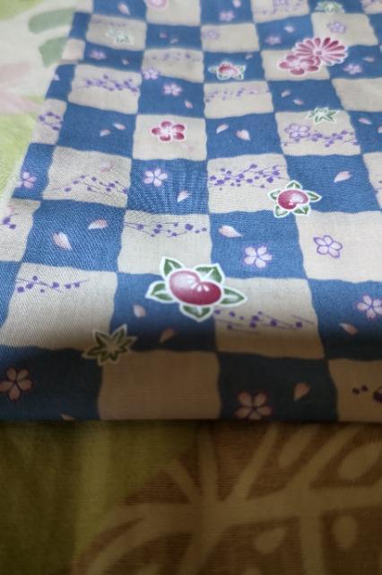★処分品★新柄=白水色市松模様×花柄ナナメ掛巾着袋 < キッズ/ベビー  ★処分品★新柄=白水色市松模様×花柄ナナメ掛巾着袋 < キッズ/ベビーの