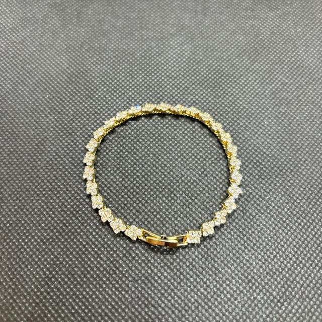 即決 ゴールドカラー ブレスレット < 女性アクセサリー/時計  即決 ゴールドカラー ブレスレット  < 女性アクセサリー/時計の