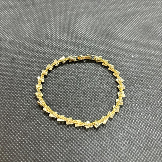即決 ゴールドカラー ブレスレット < 女性アクセサリー/時計  即決 ゴールドカラー ブレスレット < 女性アクセサリー/時計の