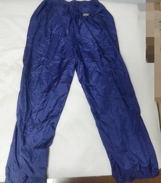 シャカシャカ ナイロンシャイニーブルーネイビーパンツ レインパンツ メンズM < 男性ファッション  シャカシャカ ナイロンシャイニーブルーネイビーパンツ レインパンツ メンズM < 男性ファッションの