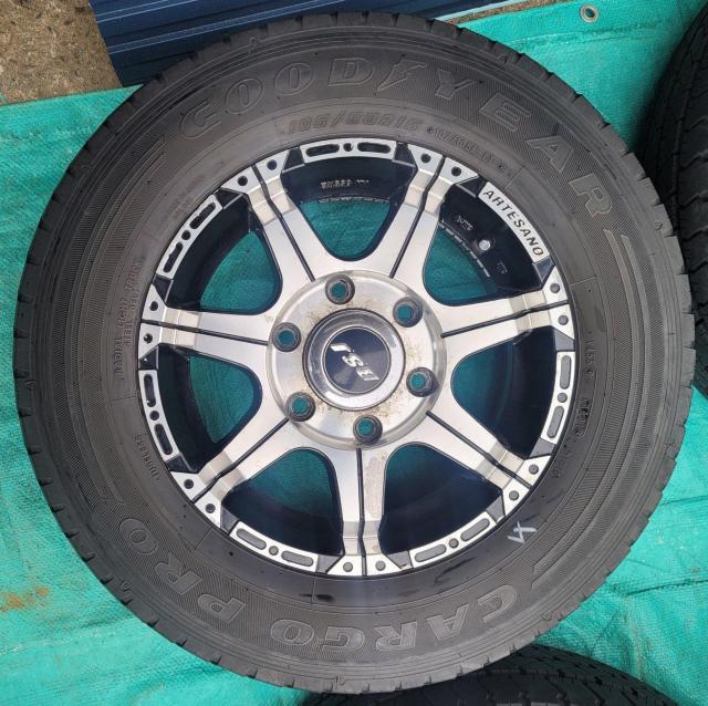 BSJ ARTESANO zC[15C`6J+45  PCD139.7 ^Ct4{Zbg195/80R15 107/10  /oCN