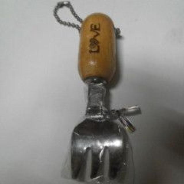 LOVE ミニフォーク ボールチェーンホルダー 新品 < 男性ファッション  LOVE ミニフォーク ボールチェーンホルダー 新品  < 男性ファッションの