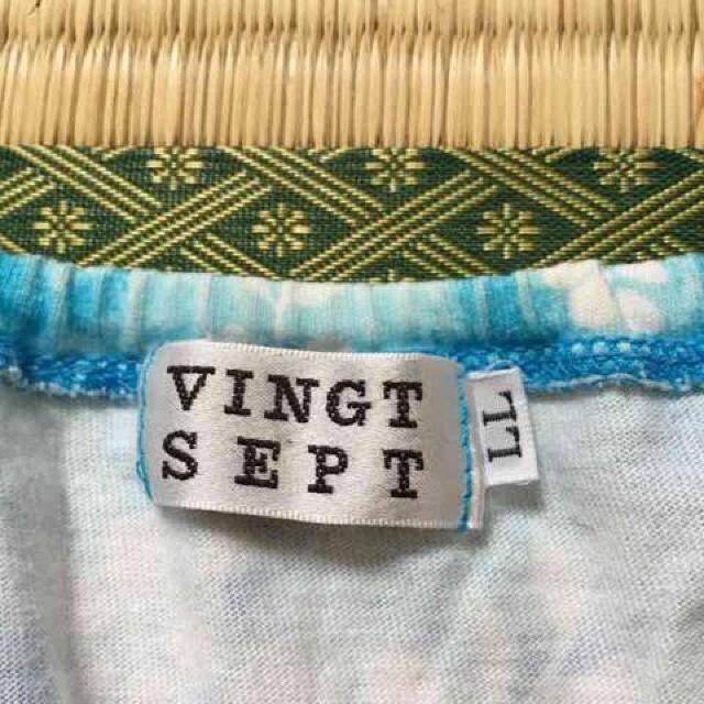 エスニック古着・ブルー系タイダイ&ハイビスカス柄Tシャツ。 < 女性ファッション  エスニック古着・ブルー系タイダイ&ハイビスカス柄Tシャツ。 < 女性ファッションの