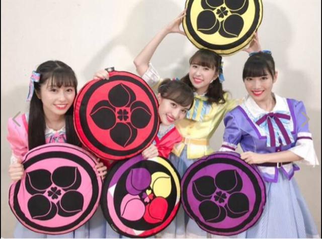 しまむら×ももいろクローバーZ・円型クッション小赤百田夏菜子 < タレントグッズ  しまむら×ももいろクローバーZ・円型クッション小赤百田夏菜子 < タレントグッズの