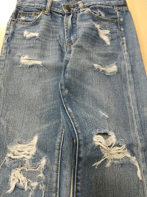INGNIのダメージジーンズ★Sサイズ < 女性ファッション INGNIのダメージジーンズ★Sサイズ < 女性ファッションの