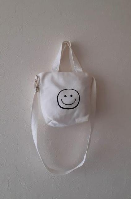 ニコちゃん スマイル バックテキスト ハンドバッグ ショルダーバッグ ポシェット 2way < 女性ファッション  ニコちゃん スマイル バックテキスト ハンドバッグ ショルダーバッグ ポシェット 2way < 女性ファッションの