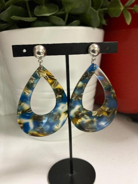 ハンドメイド アクリルパーツを使用したピアス < 女性ファッション  ハンドメイド アクリルパーツを使用したピアス  < 女性ファッションの