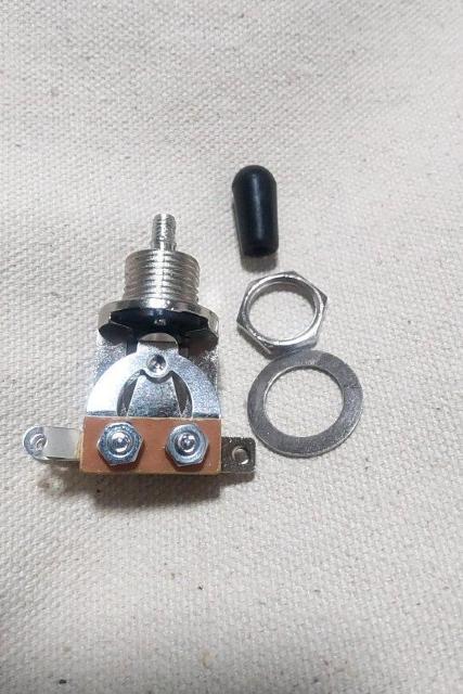 �G���L�M�^�[ 3�E�F�C�g�O���X�C�b�`  �� �z�r�[�� 