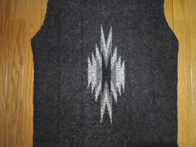 BACKBONE バックボーン ネイティブ柄 中綿ベスト S コンチョボタン オルテガ ステッチ刺繍 オーセンティック < ブランド  BACKBONE バックボーン ネイティブ柄 中綿ベスト S コンチョボタン オルテガ ステッチ刺繍 オーセンティック < ブランドの