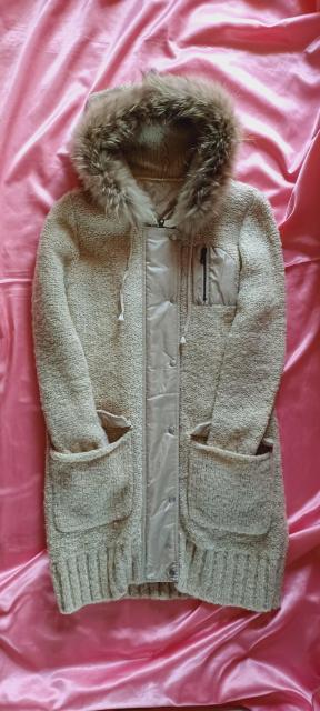 J.FERRYジェイフェリーお洒落可愛いベージュふわふわリアルファー暖かインナー中綿キルティングフーディーニットコートカーディガン < 女性ファッション  J.FERRYジェイフェリーお洒落可愛いベージュふわふわリアルファー暖かインナー中綿キルティングフーディーニットコートカーディガン  < 女性ファッションの