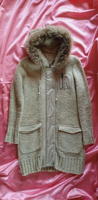 J.FERRYジェイフェリーお洒落可愛いベージュふわふわリアルファー暖かインナー中綿キルティングフーディーニットコートカーディガン < 女性ファッション  J.FERRYジェイフェリーお洒落可愛いベージュふわふわリアルファー暖かインナー中綿キルティングフーディーニットコートカーディガン < 女性ファッションの