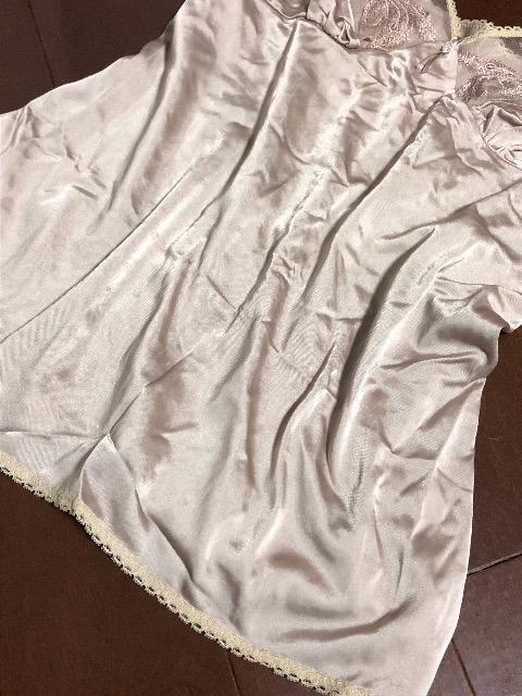 新品〈Wacoal〉ワコール(キャミソール)グレージュ(サイズ80) < 女性ファッション  新品〈Wacoal〉ワコール(キャミソール)グレージュ(サイズ80) < 女性ファッションの