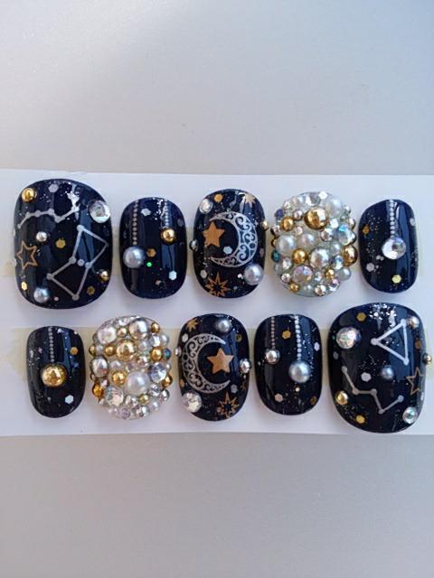 売り切り☆ネイビー ストーン敷き詰め&星座ネイル ショート 注意書きアリ < 香水/コスメ/ネイル  売り切り☆ネイビー ストーン敷き詰め&星座ネイル ショート 注意書きアリ  < 香水/コスメ/ネイルの