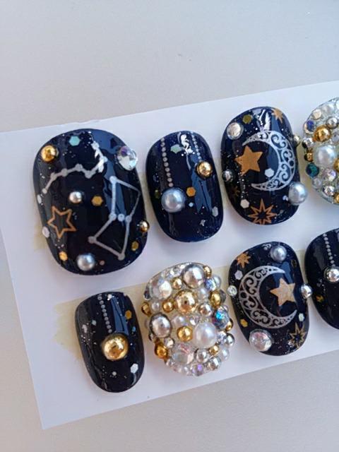 売り切り☆ネイビー ストーン敷き詰め&星座ネイル ショート 注意書きアリ < 香水/コスメ/ネイル  売り切り☆ネイビー ストーン敷き詰め&星座ネイル ショート 注意書きアリ < 香水/コスメ/ネイルの