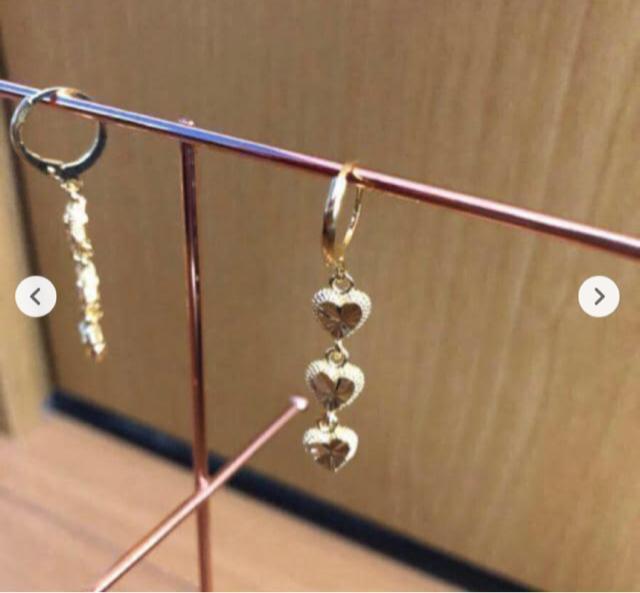 【人気】24k 18kなカラー 揺れる 3連ハート ゴールド ピアス 限定入荷 < 女性アクセサリー/時計 【人気】24k 18kなカラー 揺れる 3連ハート ゴールド ピアス 限定入荷 < 女性アクセサリー/時計の