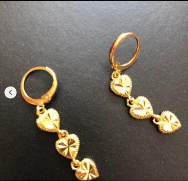 【人気】24k 18kなカラー 揺れる 3連ハート ゴールド ピアス 限定入荷 < 女性アクセサリー/時計 【人気】24k 18kなカラー 揺れる 3連ハート ゴールド ピアス 限定入荷 < 女性アクセサリー/時計の