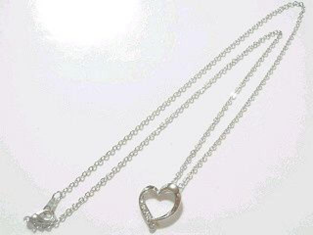 【プラチナ】キュービックジルコニアオープンハートネックレス 箱付 < 女性アクセサリー/時計 【プラチナ】キュービックジルコニアオープンハートネックレス 箱付 < 女性アクセサリー/時計の