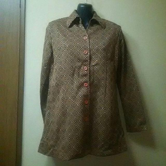used美品★レトロな幾何学模様チュニックシャツ/茶系 < 女性ファッション  used美品★レトロな幾何学模様チュニックシャツ/茶系  < 女性ファッションの