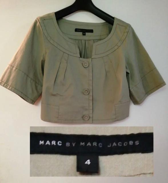 未使用に近い極美品マークバイマークジェイコブス MARC ノーカラー ジャケットアウター高級グリーンショート丈脚長効果抜群 < 女性ファッション  未使用に近い極美品マークバイマークジェイコブス MARC ノーカラー ジャケットアウター高級グリーンショート丈脚長効果抜群  < 女性ファッションの