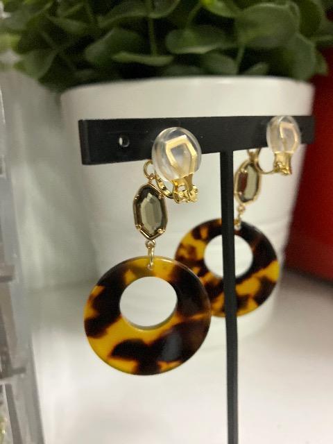 ハンドメイド アクリルフープを使用したイヤリング < 女性ファッション  ハンドメイド アクリルフープを使用したイヤリング < 女性ファッションの