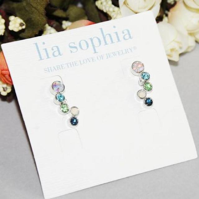 新品 lia sophia アンティーク調ストーンピアス < 女性アクセサリー/時計  新品 lia sophia アンティーク調ストーンピアス < 女性アクセサリー/時計の