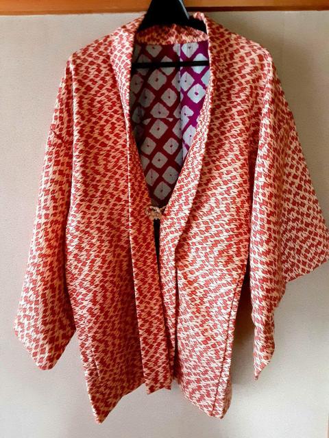 着物 羽織 レトロ 赤 柄 和服 きもの 呉服 羽織り 大正 < 女性ファッション  着物 羽織 レトロ 赤 柄 和服 きもの 呉服 羽織り 大正  < 女性ファッションの