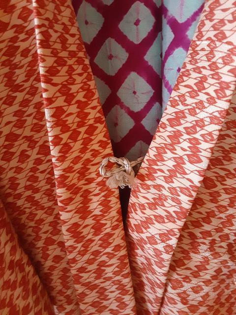 着物 羽織 レトロ 赤 柄 和服 きもの 呉服 羽織り 大正 < 女性ファッション  着物 羽織 レトロ 赤 柄 和服 きもの 呉服 羽織り 大正 < 女性ファッションの