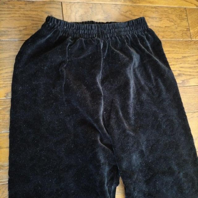 黒 パンツ 秋冬物 美品 ベルベット < 女性ファッション  黒 パンツ 秋冬物 美品 ベルベット < 女性ファッションの