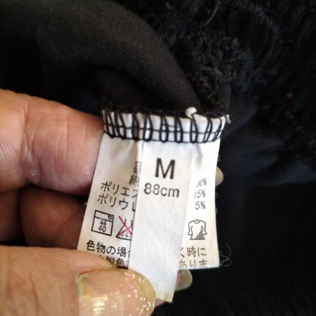 黒 パンツ 秋冬物 美品 ベルベット < 女性ファッション  黒 パンツ 秋冬物 美品 ベルベット < 女性ファッションの