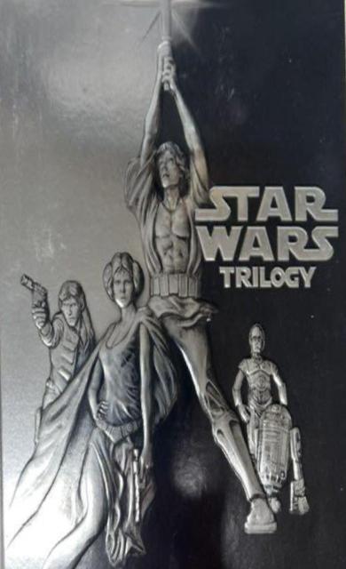 スター・ウォーズ トリロジー DVD-BOX〈初回限定生産・4枚組〉 < CD/DVD/ビデオ スター・ウォーズ トリロジー DVD-BOX〈初回限定生産・4枚組〉 < CD/DVD/ビデオの