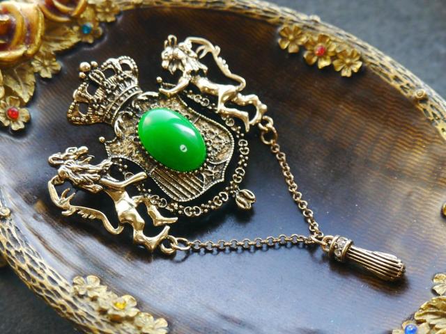 新品アンティーク調ゆらゆらヴィクトリアン紋章ブローチ < 女性アクセサリー/時計 新品アンティーク調ゆらゆらヴィクトリアン紋章ブローチ < 女性アクセサリー/時計の